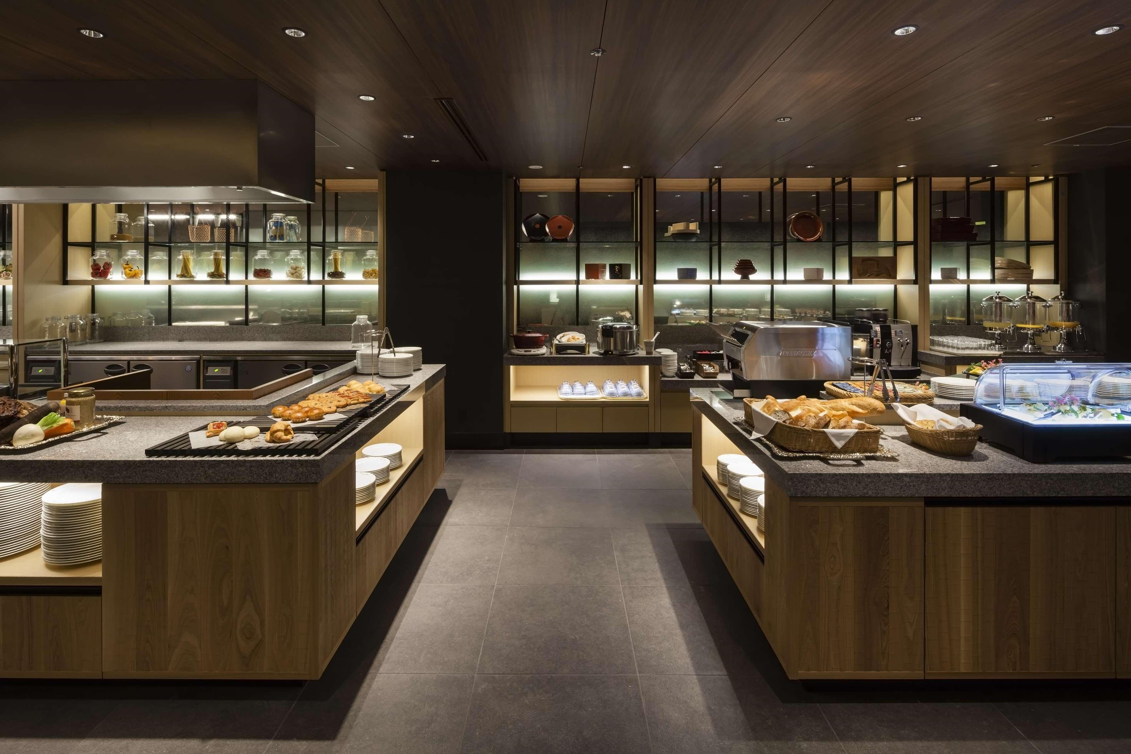 Kyoto Tokyu Hotel Exterior photo The buffet at the lounge